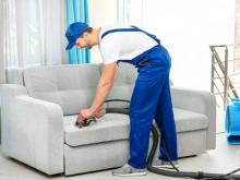 Принципиальные отличия между профессиональной и любительской чисткой мягкой мебели
